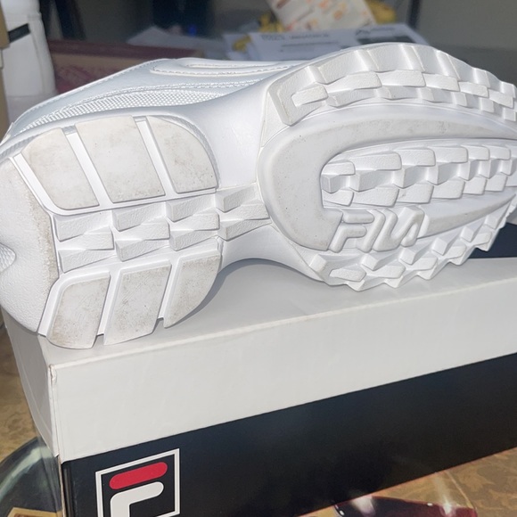 White sneaker - Picture 2 of 7